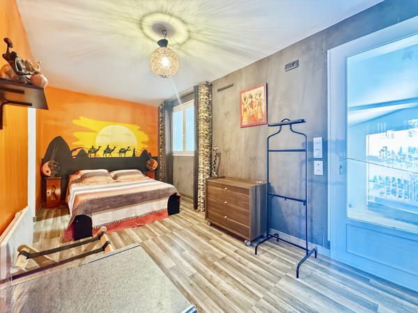 Ventabren (13122) VENTABREN – Maison familiale avec dépendance, piscine et potentiel locatif