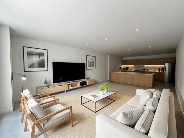 MAISON DE VILLE 102m2, 3 Chambres, Cour extérieur!