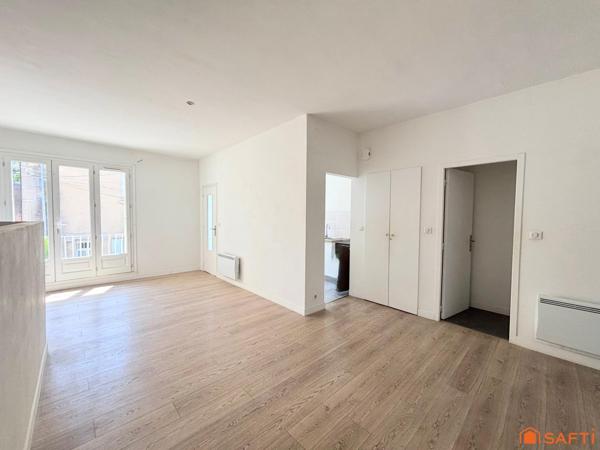 MAISON DE VILLE 102m2, 3 Chambres, Cour extérieur!