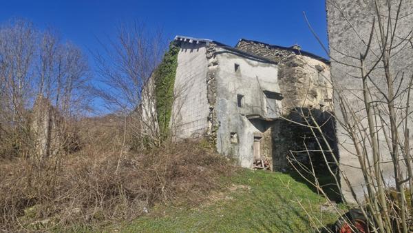 maison avec garage, jardin, terrasse et dépendance