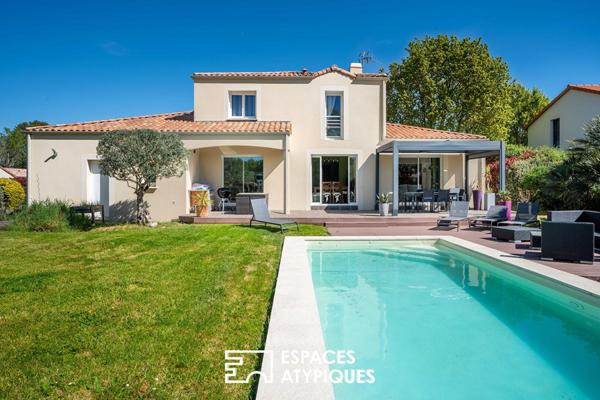 Maison familiale sur jardin paysagé et piscine en impasse