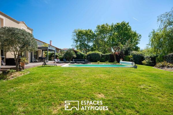Maison familiale sur jardin paysagé et piscine en impasse