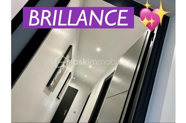 Ce MAGNIFIQUE APPARTEMENT fait la " UNE " des sites d'annonces immobilières !

C'est en 1968 qu'il a élu domicile dans la Résidence EURVIN, proche du PORT, du CENTRE-VILLE, des ECOLES, des Lycées, du CASINO, de La PLAGE, de NAUSICAA, de la GARE, de l'A16, des Restaurants, et de l'ensemble des COMMERCES à PIED.
Vous serez aussi, à seulement 150 mètres de la PROMENADE des REMPARTS, et de son JARDIN luxuriant !

Il est situé au PREMIER ETAGE, d'une copropriété de seulement 63 lots ( au global ).
Les COMMUNS sont PRESTIGIEUX ( Marbre, Laiton, Verre ) et parfaitement entretenus.

Sa PORTE s'ouvre sur son HALL avec PENDERIE, et vous oriente vers un couloir distribuant son ESPACE NUIT et SANITAIRE, qui vous propose 3 CHAMBRES et une SALLE D'EAU.
Il vous dirige aussi vers sa CUISINE équipée et indépendante, son WC, et son GRANDIOSE SALON / SEJOUR, baigné d'une EXCEPTIONNELLE LUMIERE NATURELLE.
Il vous offre une VUE PANORAMIQUE sur le JARDIN de la RESIDENCE.
Pour parfaire à sa BRILLANCE, ses pièces de vie ont une orientation Ouest.
JARDIN privatif pour les résidents, possibilité de place de stationnement sur liste d'attente, en location ou sous-location. 

La SURFACE :
C'est 97 m2 habitables

Ses ASPECTS TECHNIQUES :
Les accès sont sécurisés par BADGE et DIGICODE.
Les MENUISERIES sont en PVC DOUBLE-VITRAGE OB + VOLETS ROULANTS motorisés.
Le CHAUFFAGE et L'EAU CHAUDE sont par Chaudière GAZ de la copropriété, avec capteurs de comptabilisation des CONSOMMATIONS INDIVIDUELLES.
Les SOLS sont sur DALLE BETON, CARRELAGES et PARQUETS.
Des placards intégrés sont présents dans différentes pièces de l'appartement, et permettent de nombreux ESPACES de RANGEMENT.
Le classement énergétique est correct ( D ).

Les NOTIONS ECONOMIQUES :
La taxe foncière est de seulement 1700 euros.
Les charges générales communes sont d'environ 135 /mois 
Les consommations d'électricité, d'eau et de chauffage sont individuelles.
PAS de TRAVAUX prévus dans les années à venir.

Le SECTEUR est IDEAL ( BOULOGNE REMPARTS ), l'accès est sécurisé, la RESIDENCE est CALME et PRESTIGIEUSE, la SURFACE est TRES CONFORTABLE, la VUE est AGREABLE, vous disposez de TOUTES LES COMMODITES à proximité, c'est DOUCEUR de VIVRE et TRANQUILLITE...QUE VOUS FAUT-IL DE PLUS ?

Vous souhaitez qu'il participe à l'épanouissement de votre famille, ou qu'il devienne votre résidence secondaire ?
Il faut juste m'appeler...Gilles O6 3O 89 OO O8, créateur d'émotions, de belles rencontres, et de bonnes sensations immobilières.
Un simple coup de fil, nous faisons connaissance, et nous organisons une visite.

Pour des acquéreurs potentiels qualifiés, nous sommes en recherche de biens immobiliers à vendre, sur l'ensemble des Hauts de France.
N'hésitez pas à nous consulter pour la vente d'une maison, d'un appartement, d'un immeuble locatif, d'un fonds de commerce...Nous pourrons vous OFFRIR votre ESTIMATION, et vous présenter les particularités de nos actions commerciales, qui transforment nos ventes en de très belles réussites immobilières.