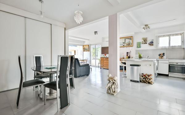 Appartement à vendre    3 pièces • 80 m2 Cannes