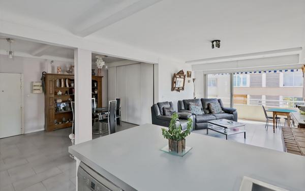 Appartement à vendre    3 pièces • 80 m2 Cannes