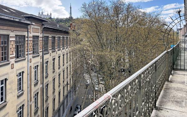 Appartement à vendre    4 pièces • 132 m2 Lyon 1
