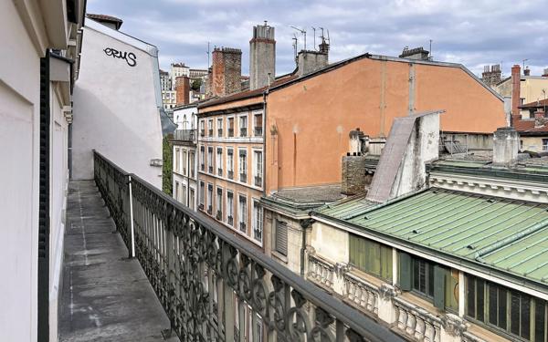 Appartement à vendre    4 pièces • 132 m2 Lyon 1