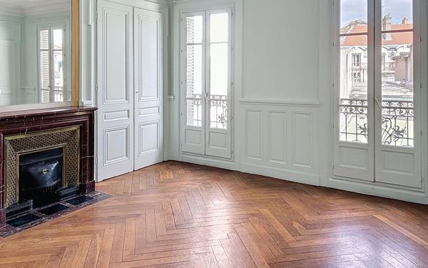 Appartement à vendre    4 pièces • 132 m2 Lyon 1