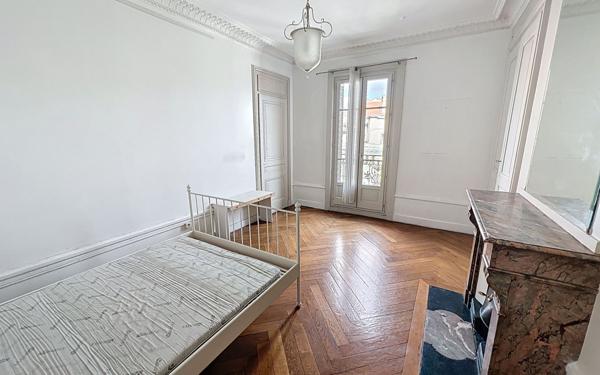 Appartement à vendre    4 pièces • 132 m2 Lyon 1