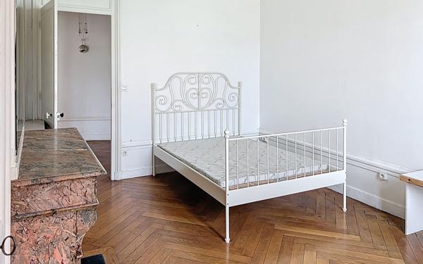 Appartement à vendre    4 pièces • 132 m2 Lyon 1