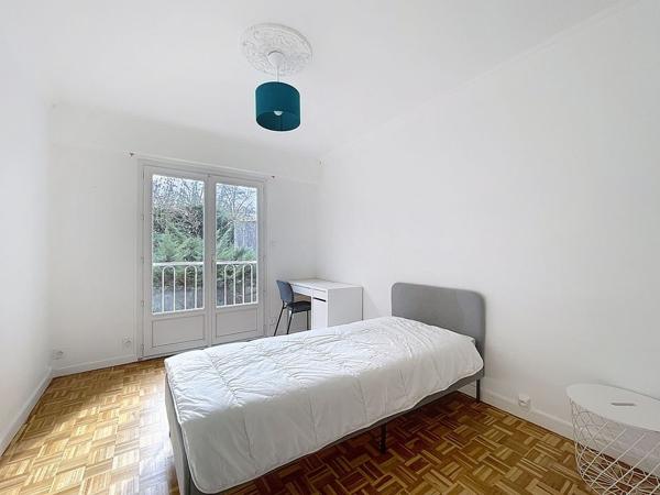 BOULEVARD SAINT MICHEL - T5 NON MEUBLE - Disponible de suite