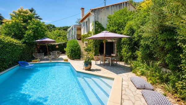 Maison avec studio indépendant et piscine – Cadre exceptionnel – Villeneuve-lès-Avignon