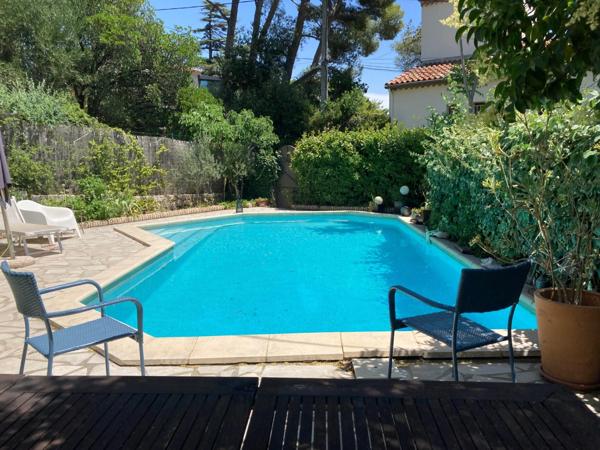 Maison avec studio indépendant et piscine – Cadre exceptionnel – Villeneuve-lès-Avignon