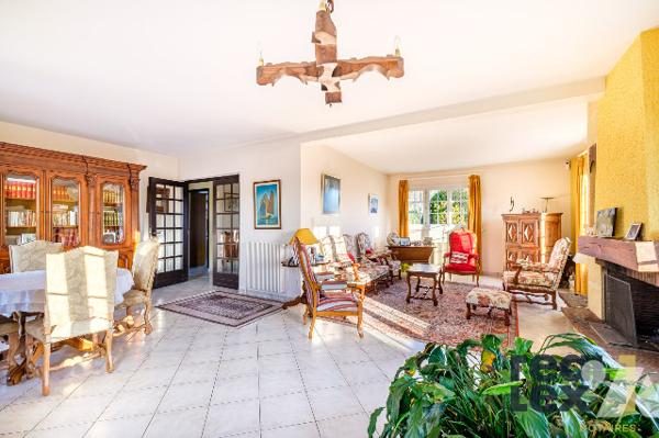 Craponne – Maison individuelle 7 pièces avec piscine