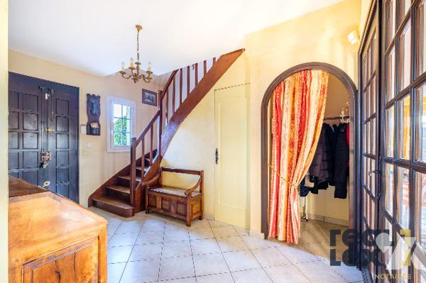 Craponne – Maison individuelle 7 pièces avec piscine