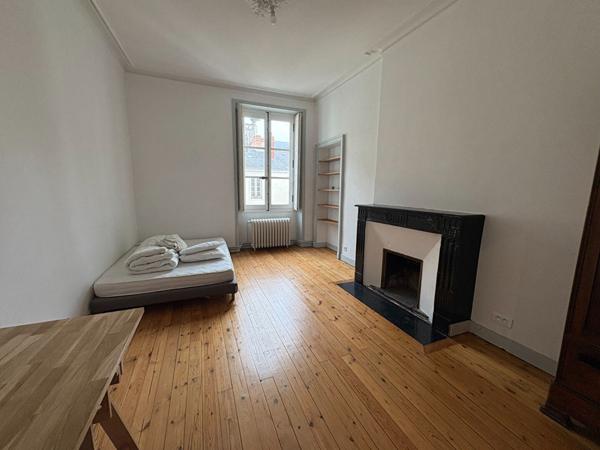 Location appartement Nantes : 2 480 € - AJP Immobilier Nantes Ouest