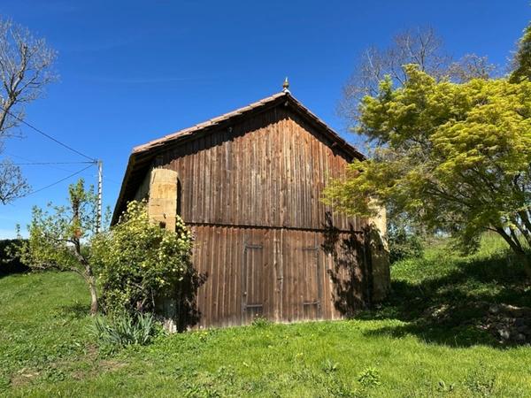 Maison de campagne, isolée, parc arboré, piscine