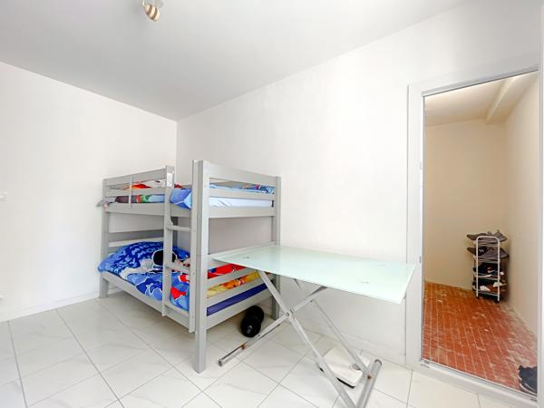 Appartement
         3 pièces
        - 57 m² 88 000 €*