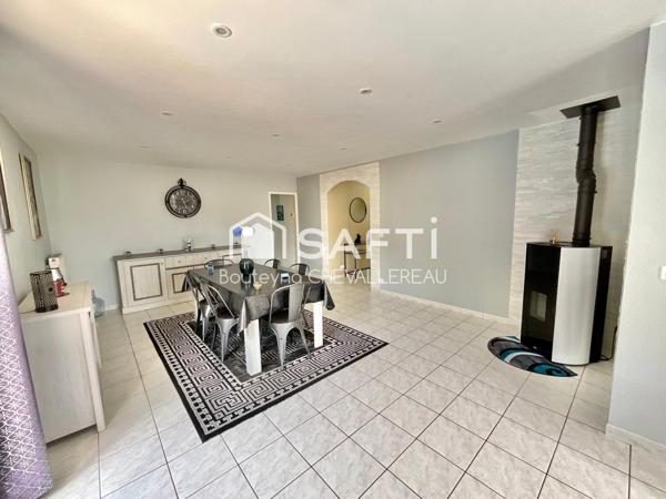 Maison avec 3 chambres, jardin, garage et piscine