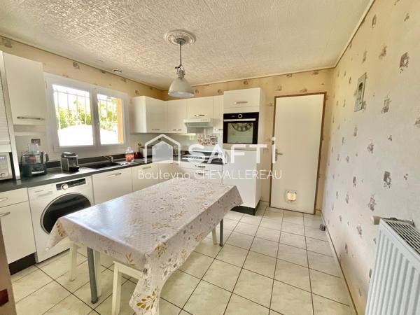 Maison avec 3 chambres, jardin, garage et piscine