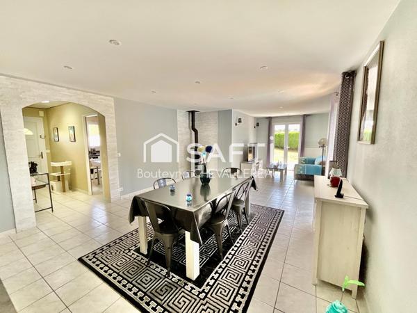 Maison avec 3 chambres, jardin, garage et piscine