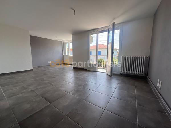 Vente
                Appartement112 m² - 4 Pièces -
                    TARBES (65000)