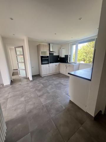 Vente
                Appartement112 m² - 4 Pièces -
                    TARBES (65000)