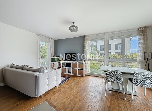 ISSY LES MOULINEAUX - QUARTIER FORT D'ISSY - Appartement 4 pièces avec 3 chambres et une terrasse