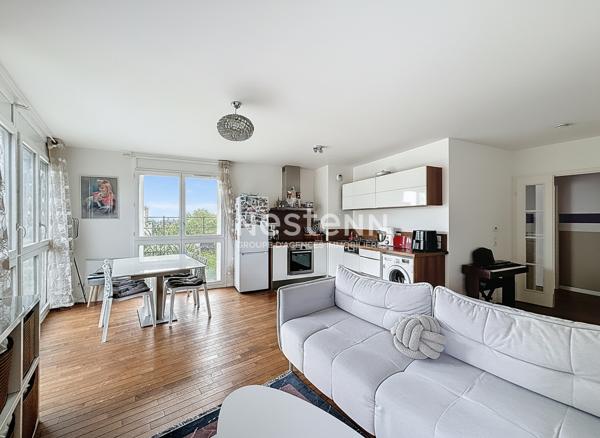 ISSY LES MOULINEAUX - QUARTIER FORT D'ISSY - Appartement 4 pièces avec 3 chambres et une terrasse