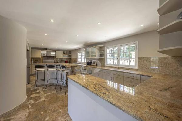 Propriété d'exception avec jardin d'1,6 hectares