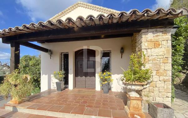 Propriété d'exception avec jardin d'1,6 hectares