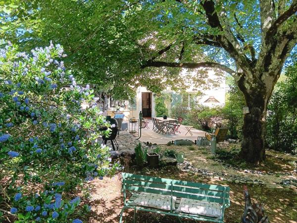 Cahors 46000 maison de 150 m², 3 chambres, grand terrain avec piscine