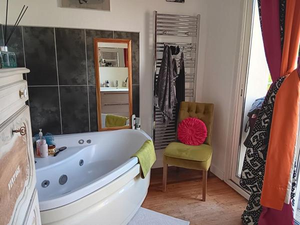 Cahors 46000 maison de 150 m², 3 chambres, grand terrain avec piscine