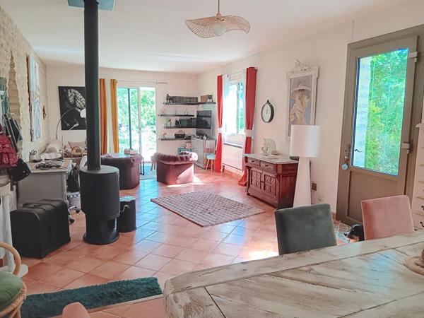 Cahors 46000 maison de 150 m², 3 chambres, grand terrain avec piscine