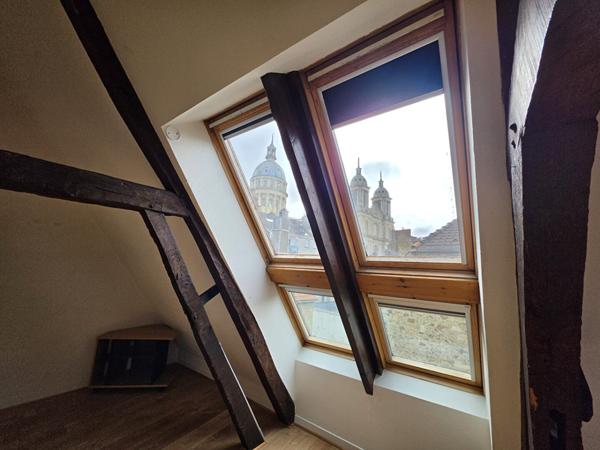 APPARTEMENT 3 CHAMBRES VIEILLE VILLE