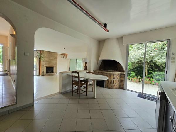 Maison d'architecte avec piscine et deux studios loués