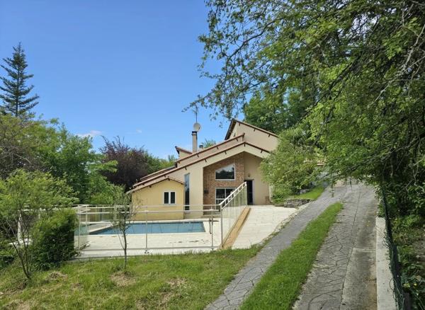Maison d'architecte avec piscine et deux studios loués