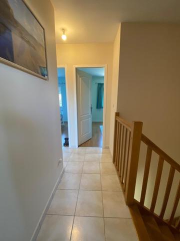 Maison moderne 4 chambres – Vie de plain-pied – Environnement calme