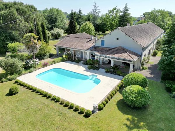Entre Libourne et Bergerac - Magnifique propriété avec piscine et un parc arboré de plus de 1,8 hectares