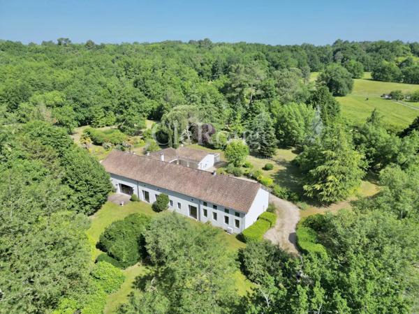 Entre Libourne et Bergerac - Magnifique propriété avec piscine et un parc arboré de plus de 1,8 hectares