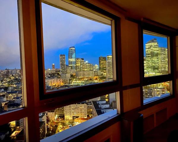 Appartement de standing 140 m² – Triple exposition – Résidence Le France, aux portes de La Défense
