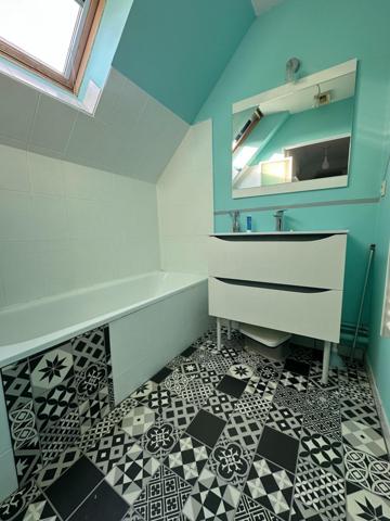 Appartement à RUAUDIN, 72230 - 4 pièces 84m²