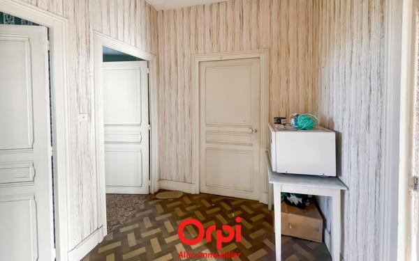 Maison à vendre    6 pièces •  Montluçon