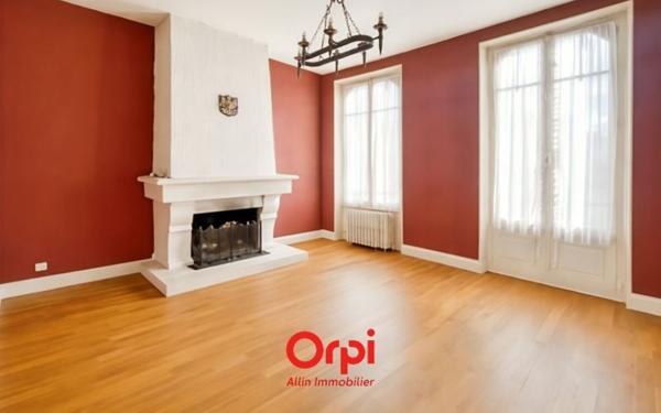 Maison à vendre    6 pièces •  Montluçon