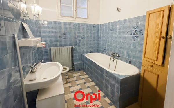 Maison à vendre    6 pièces •  Montluçon