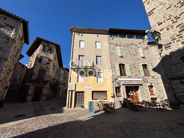 Immeuble de rapport locatif à Thueyts 10 pièce(s) 200 m2