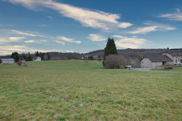 Terrain à LE CHASTANG, 19190 - 2350m²