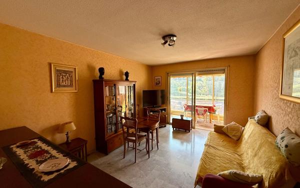 Appartement à vendre    2 pièces • 41 m2 Cannes