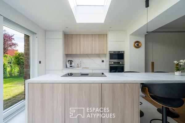 Maison contemporaine aux volumes généreux dans un écrin de calme
