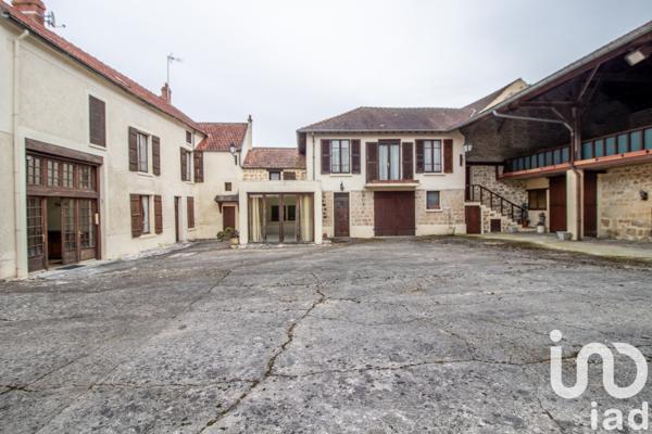 Ferme 10 pièces de 313 m² à Vauréal (95490)